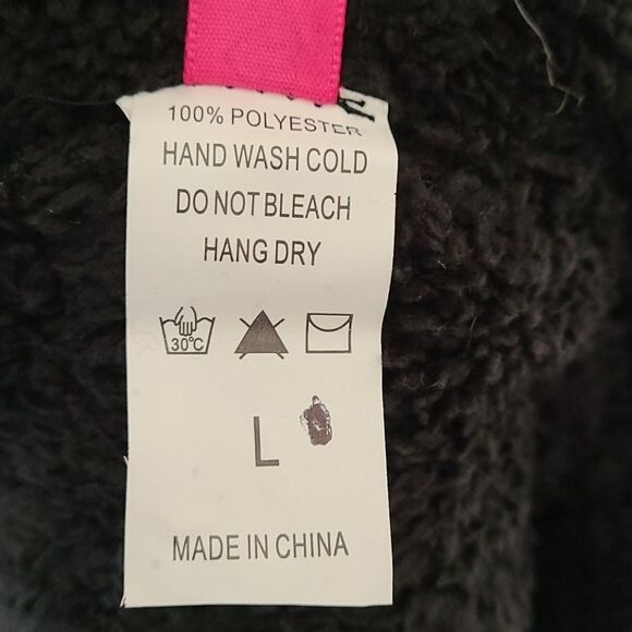 - Be a Fashion Icon with our Streetware Zip up Hoodie Big Apple Sequins - Picture 8 of 9